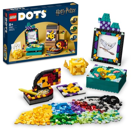 LEGO DOTS 41811 Kit de Escritorio: Hogwarts edad apartir de 8 años, contiene 856 piezas - juguetería LEGO.