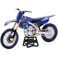 Moto juguete Yamaha YZ450F 2022 escala 1:12 Newray longitud aproximada 17cm edad +5 años