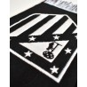 Bufanda Club Atlético de Madrid fondo negro escudos blancos laterales tamaño 150x20cm producto oficial.